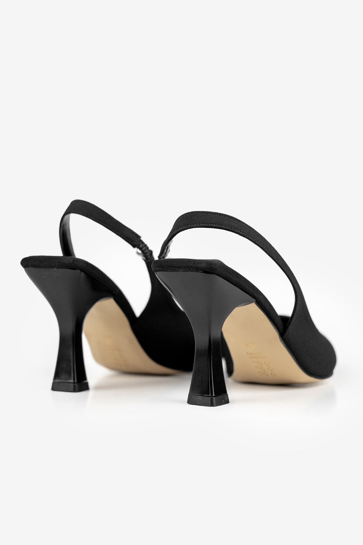 BONO 809 — Siyah Stiletto